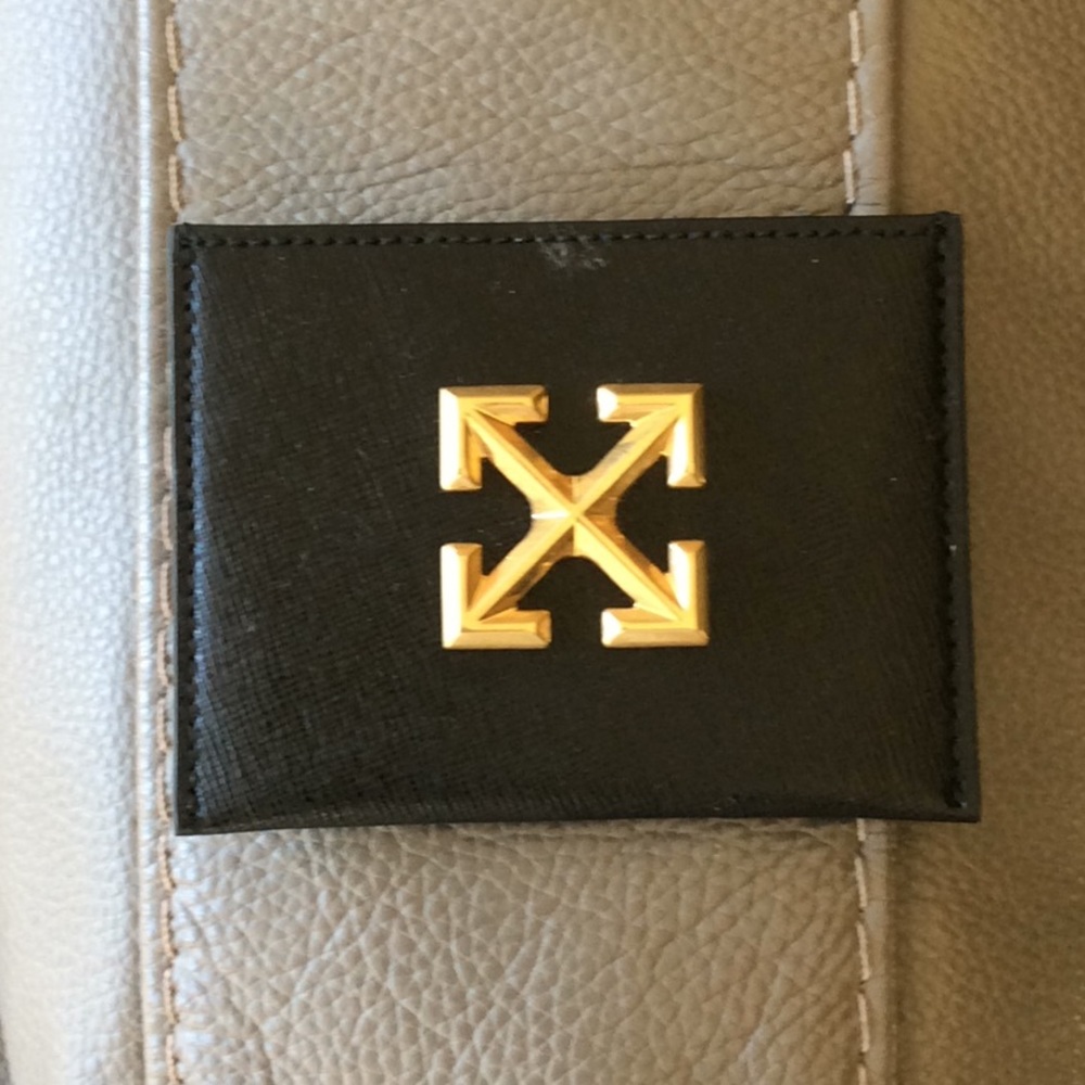 Off white card holder.